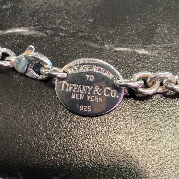 Tiffany & Co. “Chain Pendant Necklace” - Picture 4 of 6